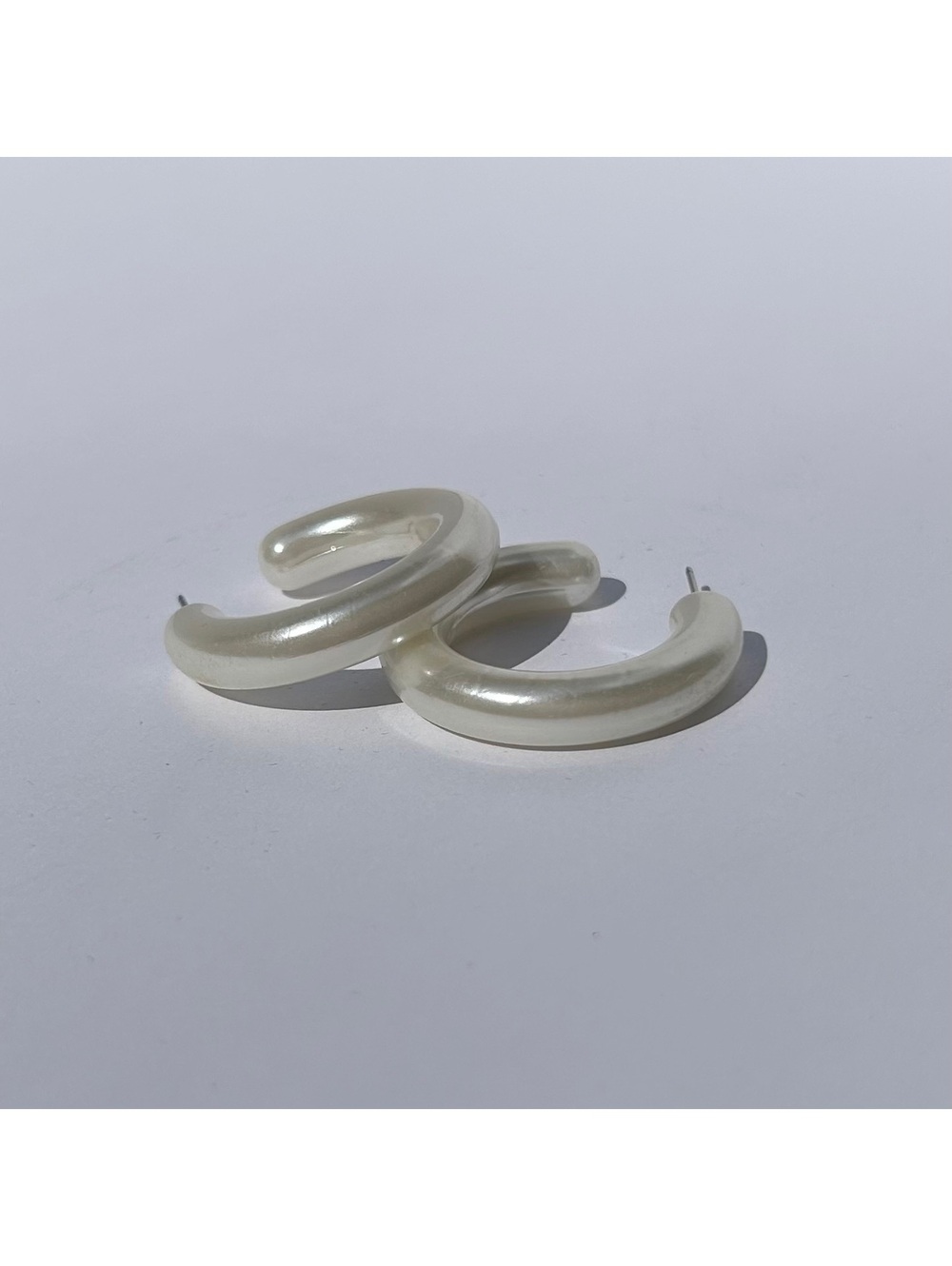 Vintage Jewelry - 80s Chunky Ivory Faux Pearl Hoop Pierced Earrings